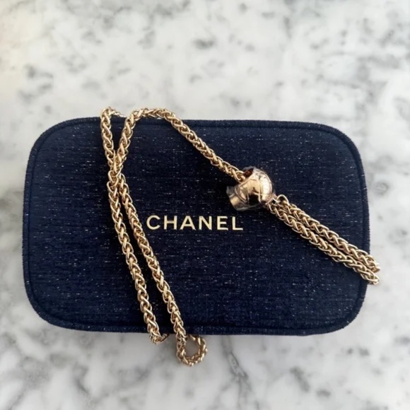 Gift Wrapped Chanel Holiday 2023 Beauty Cosmetic Bag Blue Navy - Picture 2 of 7